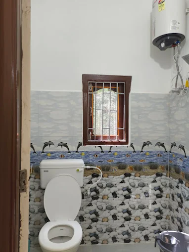 Clean bathroom with 24x7 hot water geyser