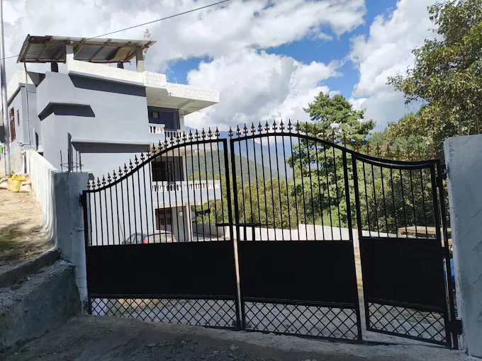 Front gate and exterior of Kyit-Pu Comfort Stay